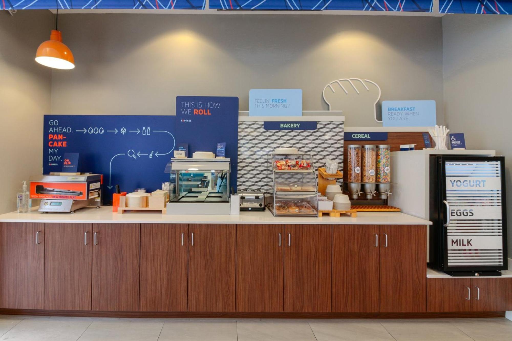Holiday Inn Express Leland - Wilmington Area By Ihg Buitenkant foto