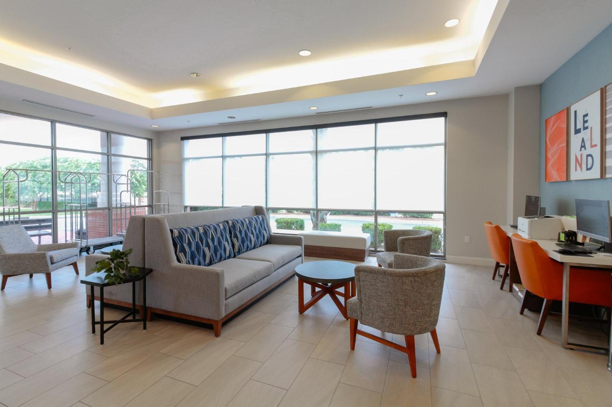Holiday Inn Express Leland - Wilmington Area By Ihg Buitenkant foto