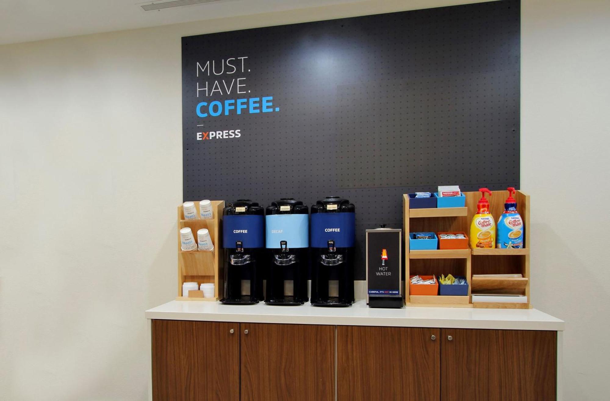Holiday Inn Express Leland - Wilmington Area By Ihg Buitenkant foto