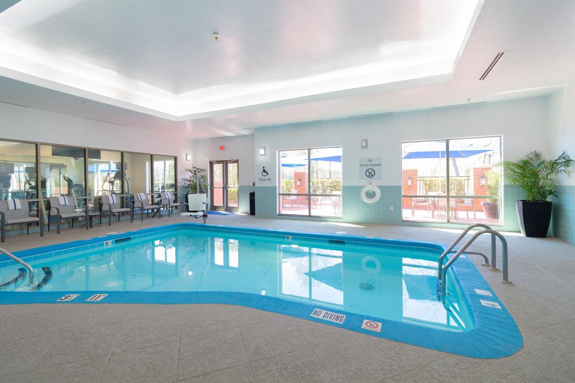 Holiday Inn Express Leland - Wilmington Area By Ihg Buitenkant foto